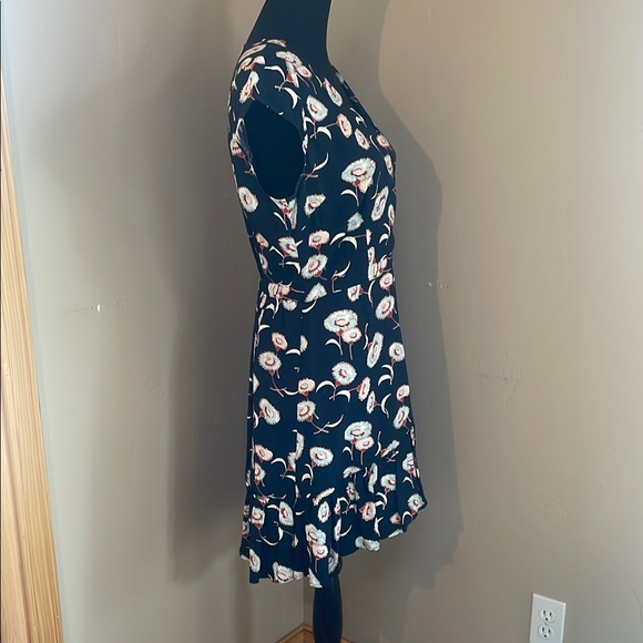 J. Crew Navy Floral Faux Wrap Ruffle Dress Size 8 - Picture 3 of 7